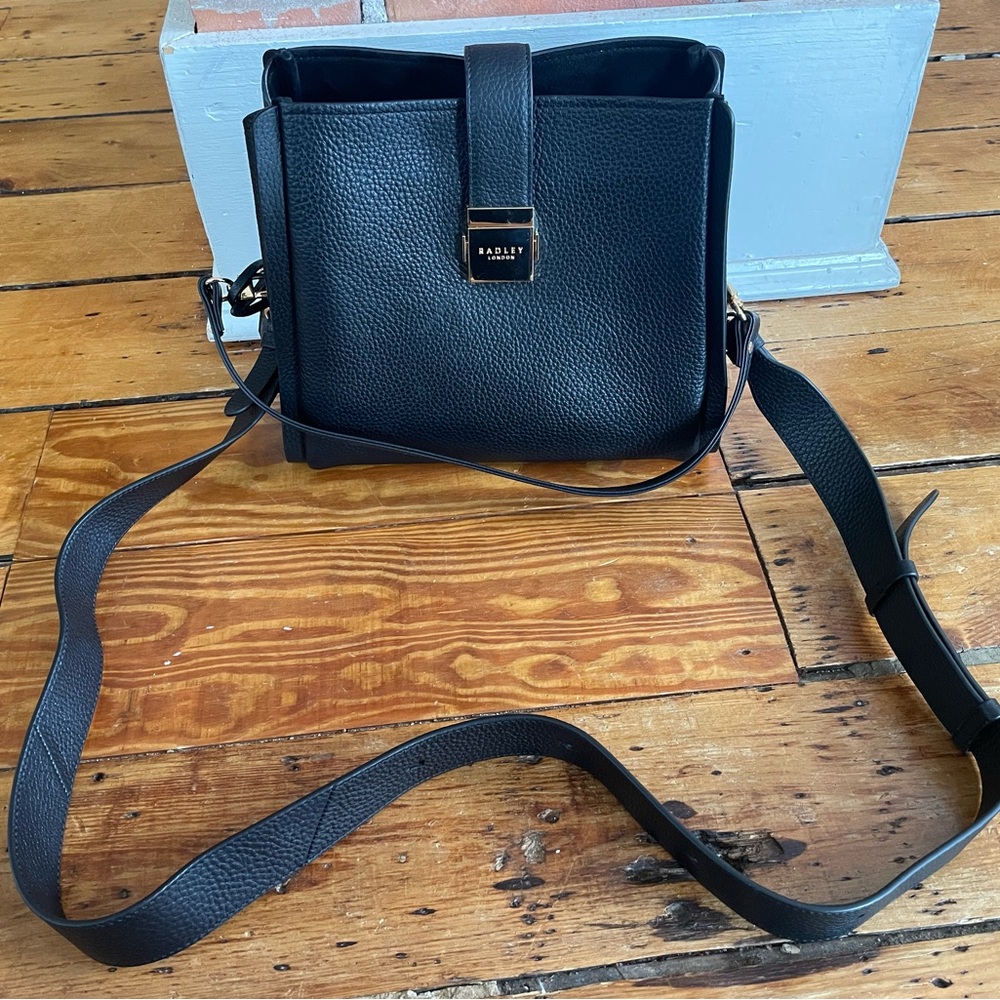 RADLEY LONDON Black Pebbled Leather Convertible Crossbody Bag